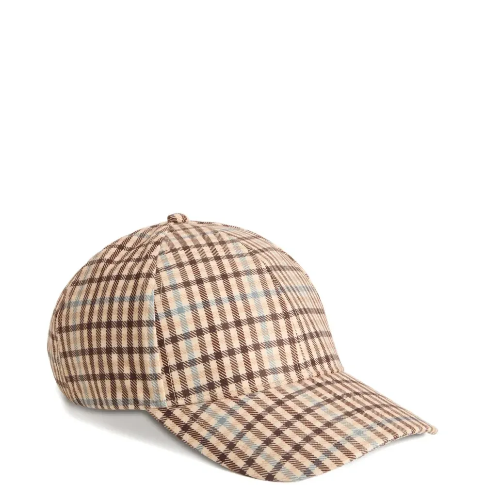 Бейсболка в клетку