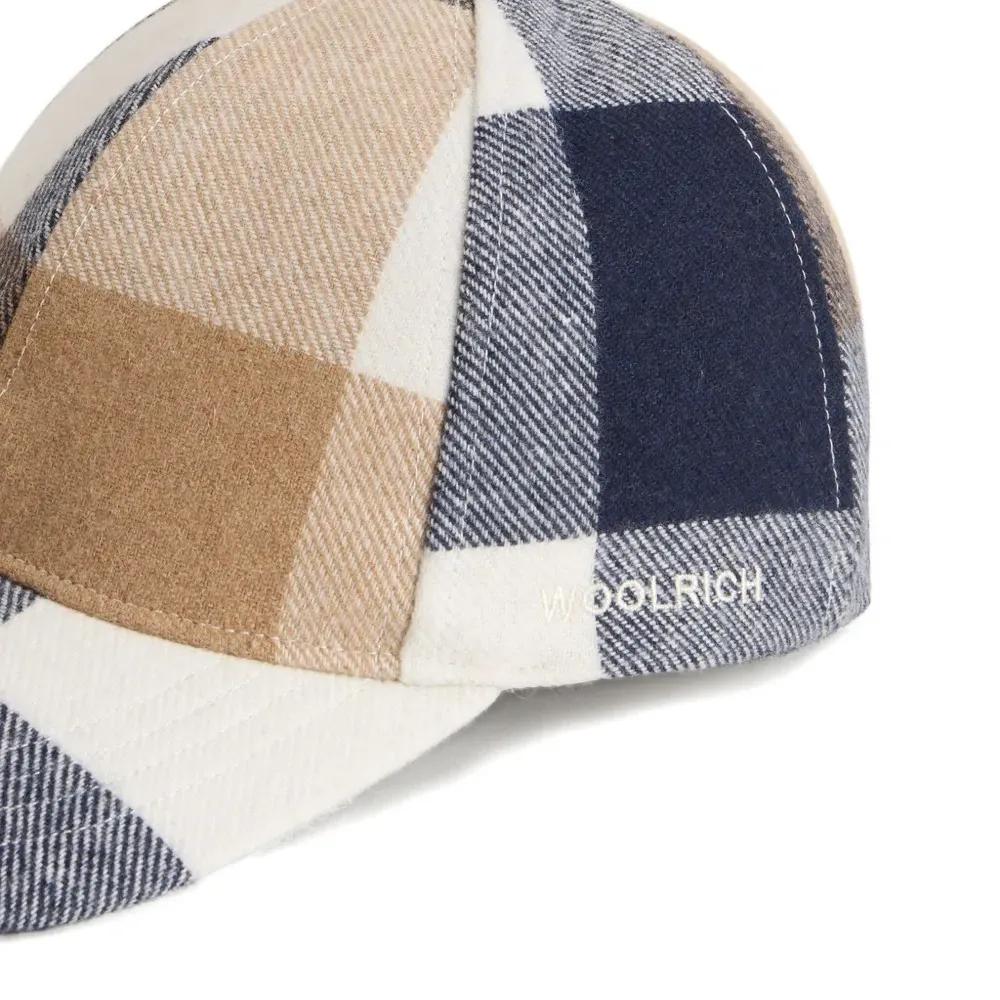 Бейсболка в клетку