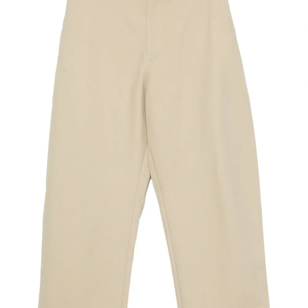 Брюки на пуговицах