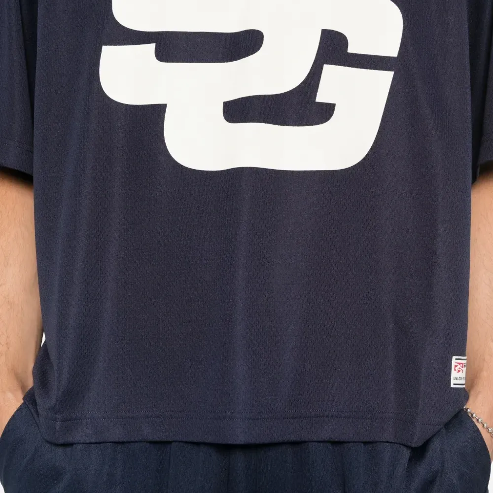 Футболка с логотипом