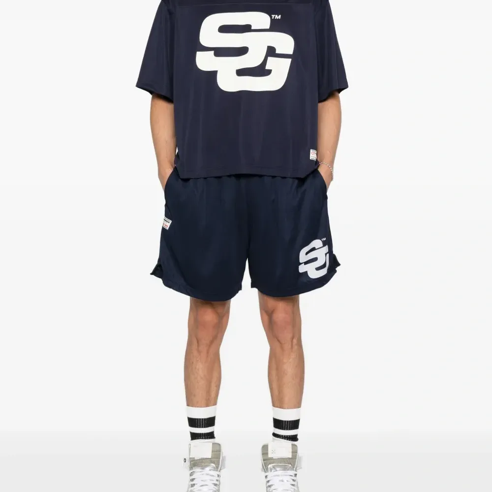 Футболка с логотипом