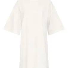 Футболка с приспущенными плечами