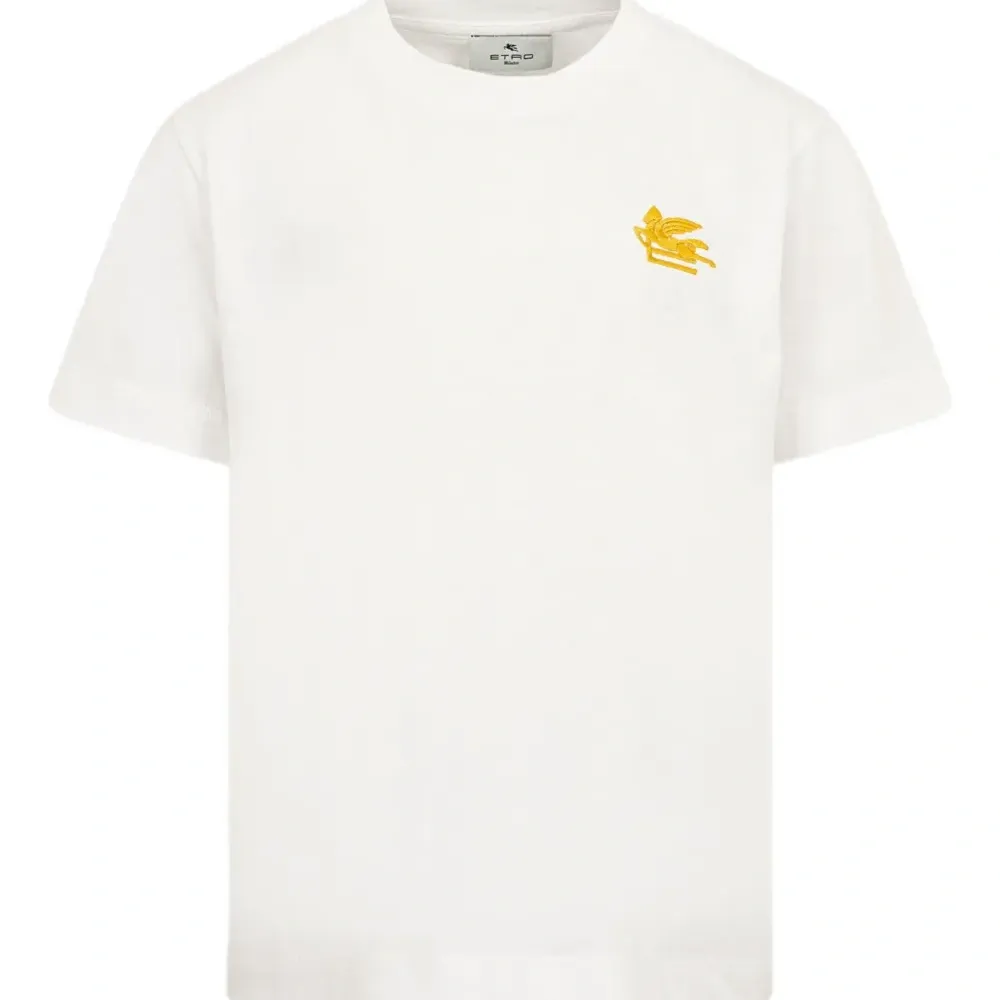 Футболка с вышивкой