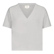 Футболка с V-образным вырезом