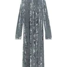 бархатное платье с высоким воротником