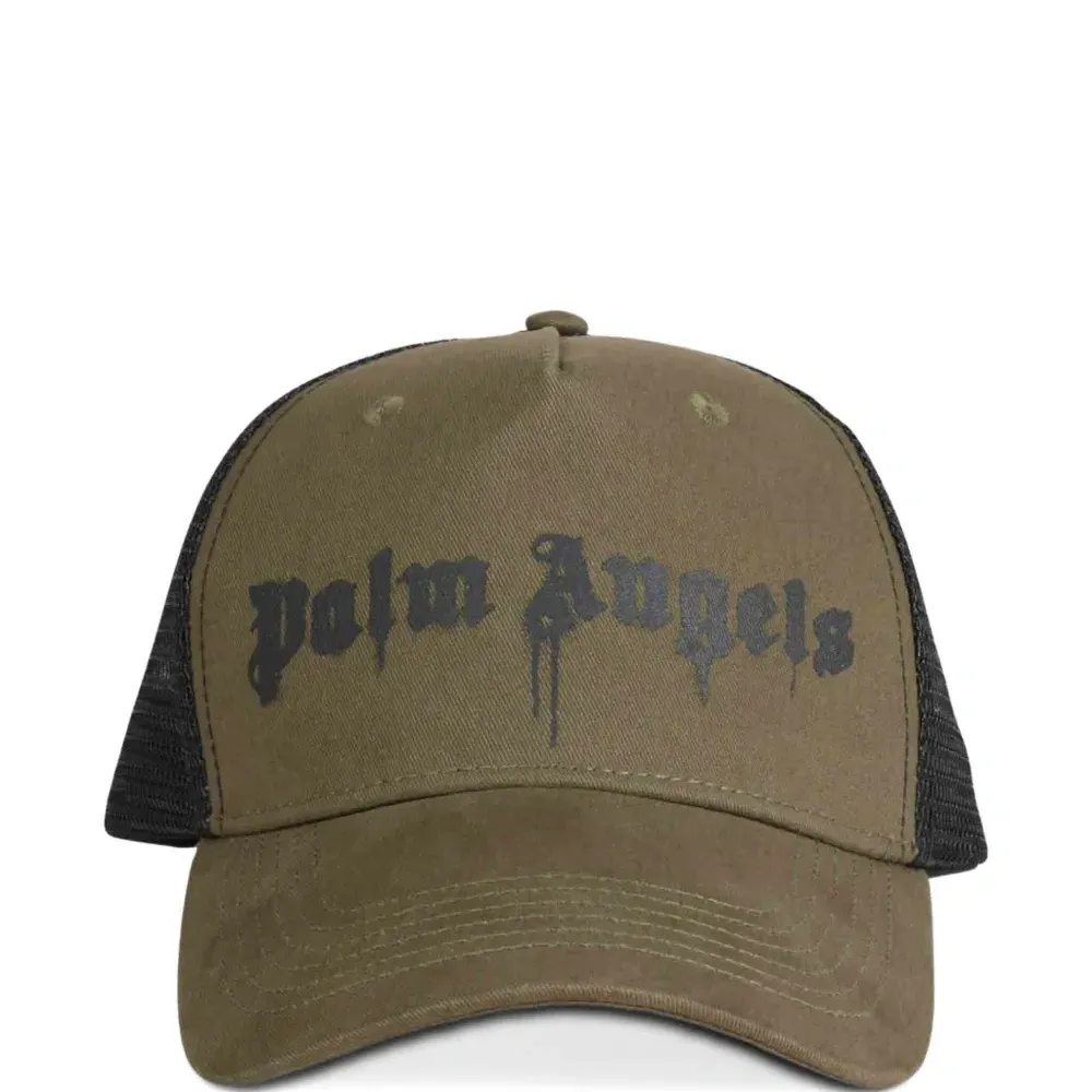 Кепка с логотипом