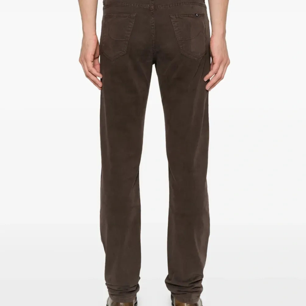 Брюки на пуговицах