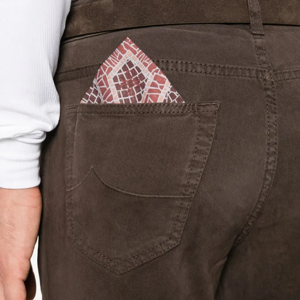 Брюки на пуговицах