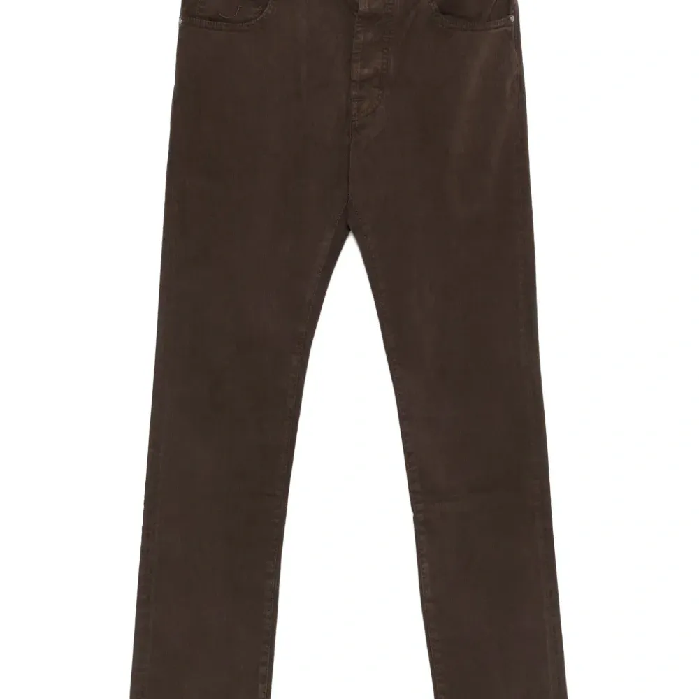 Брюки на пуговицах