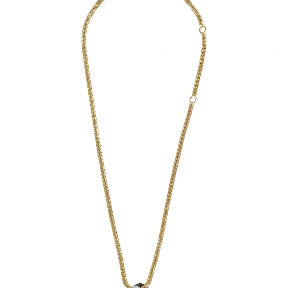 Колье с подвеской-логотипом