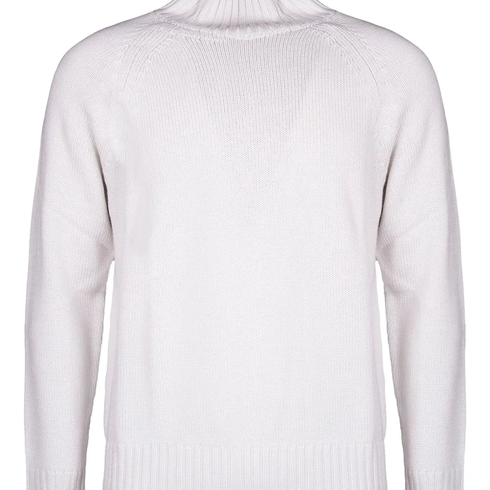 Свитер с ребристой отделкой на воротнике