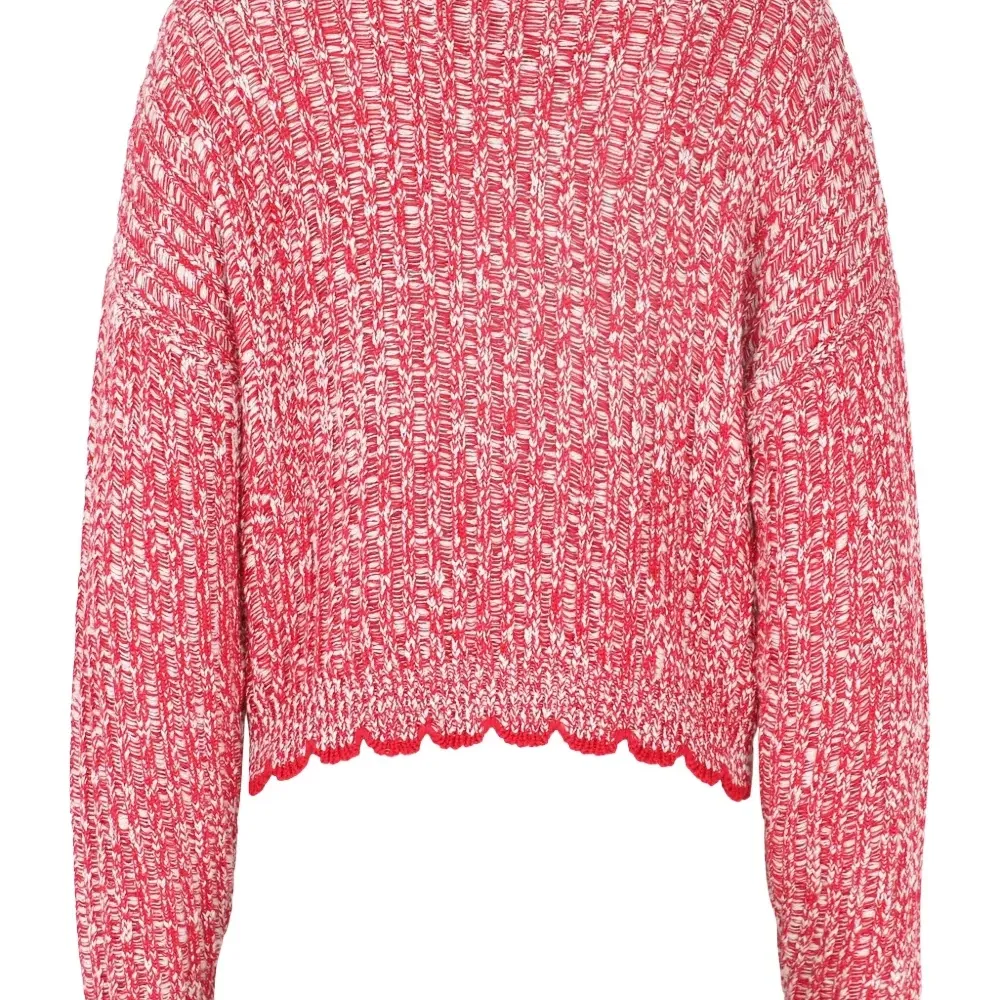 Свитер с фестонами