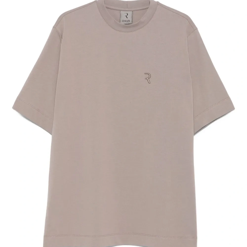 Футболка с вышитым логотипом