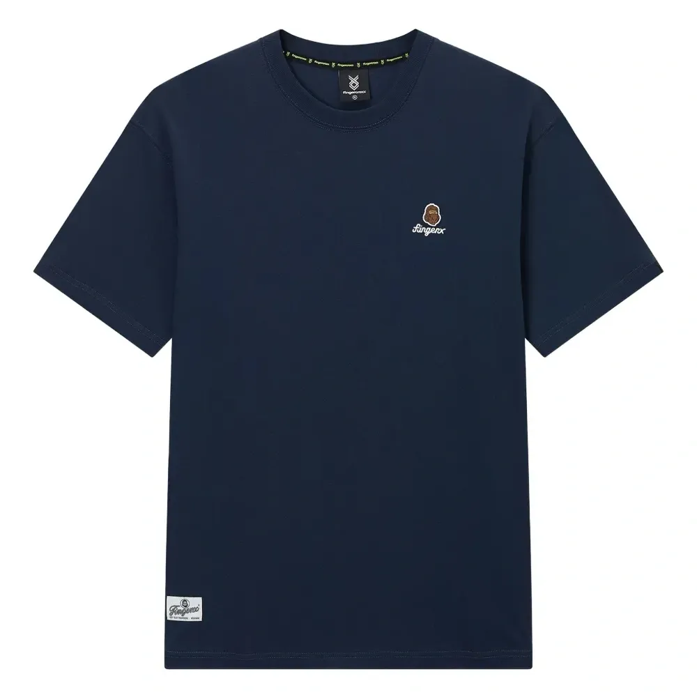 футболка с вышитым логотипом