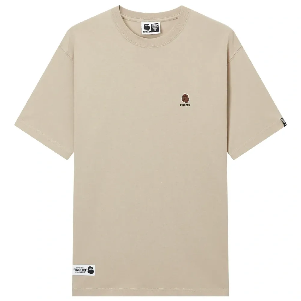 футболка с вышитым логотипом