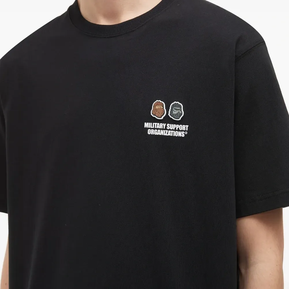 футболка с вышитым логотипом