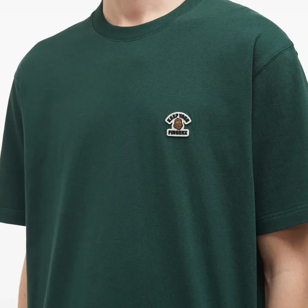 футболка с вышитым логотипом