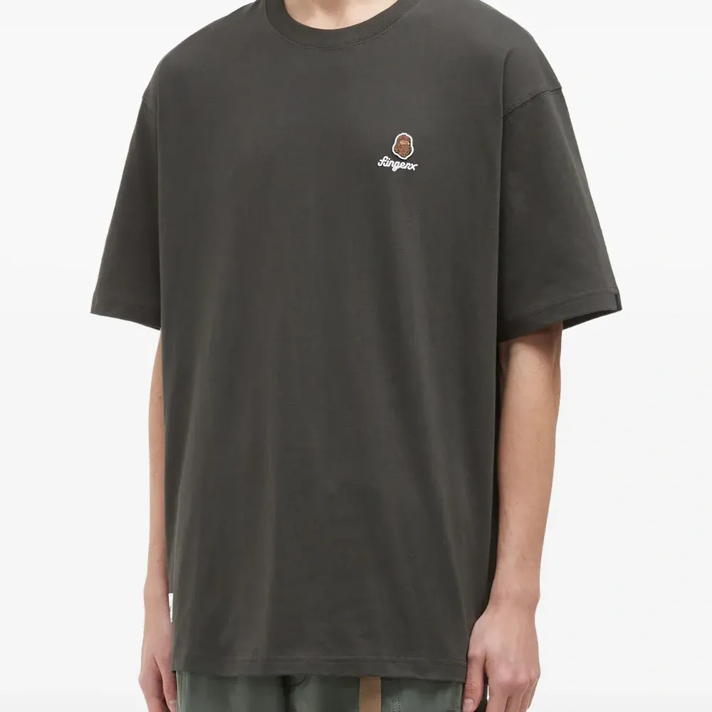 футболка с вышитым логотипом футболка с вышитым логотипом