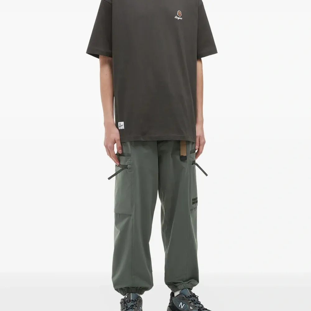 футболка с вышитым логотипом футболка с вышитым логотипом