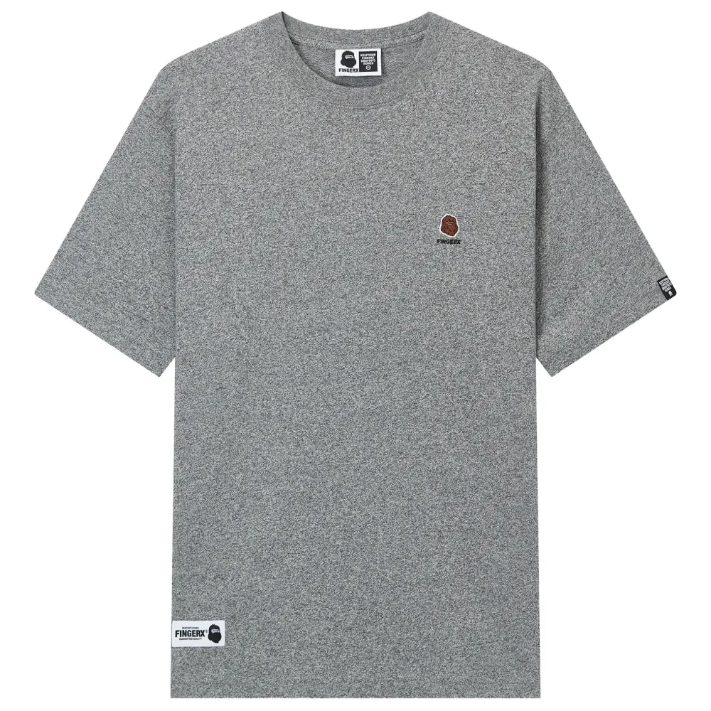 футболка с вышитым логотипом