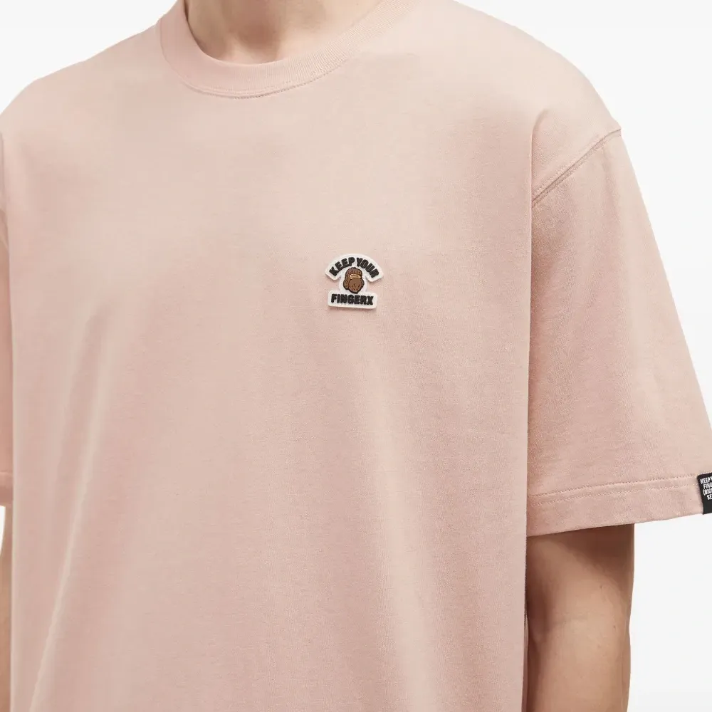 футболка с вышитым логотипом