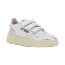 Кроссовки с эффектом металлик