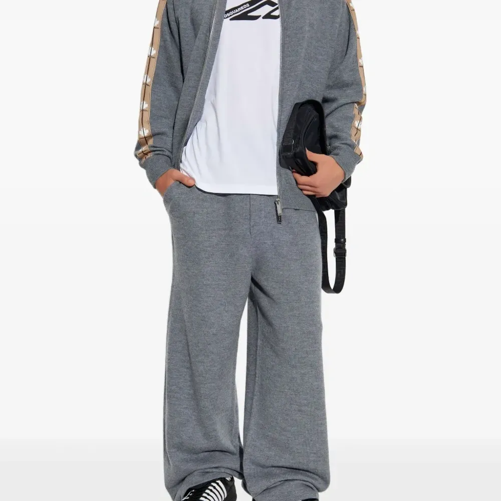 Футболка с логотипом Icon