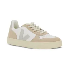 Кроссовки с перфорацией