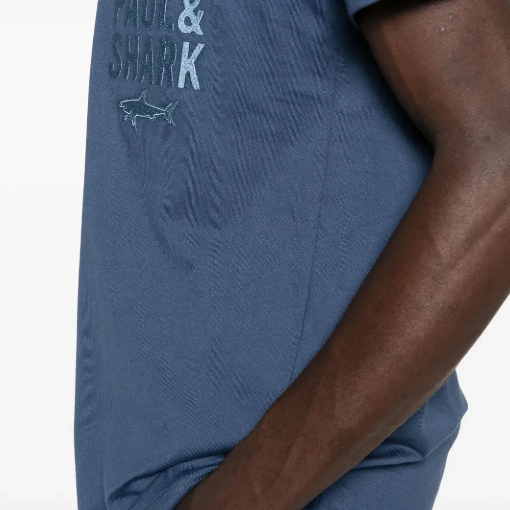 Футболка с логотипом