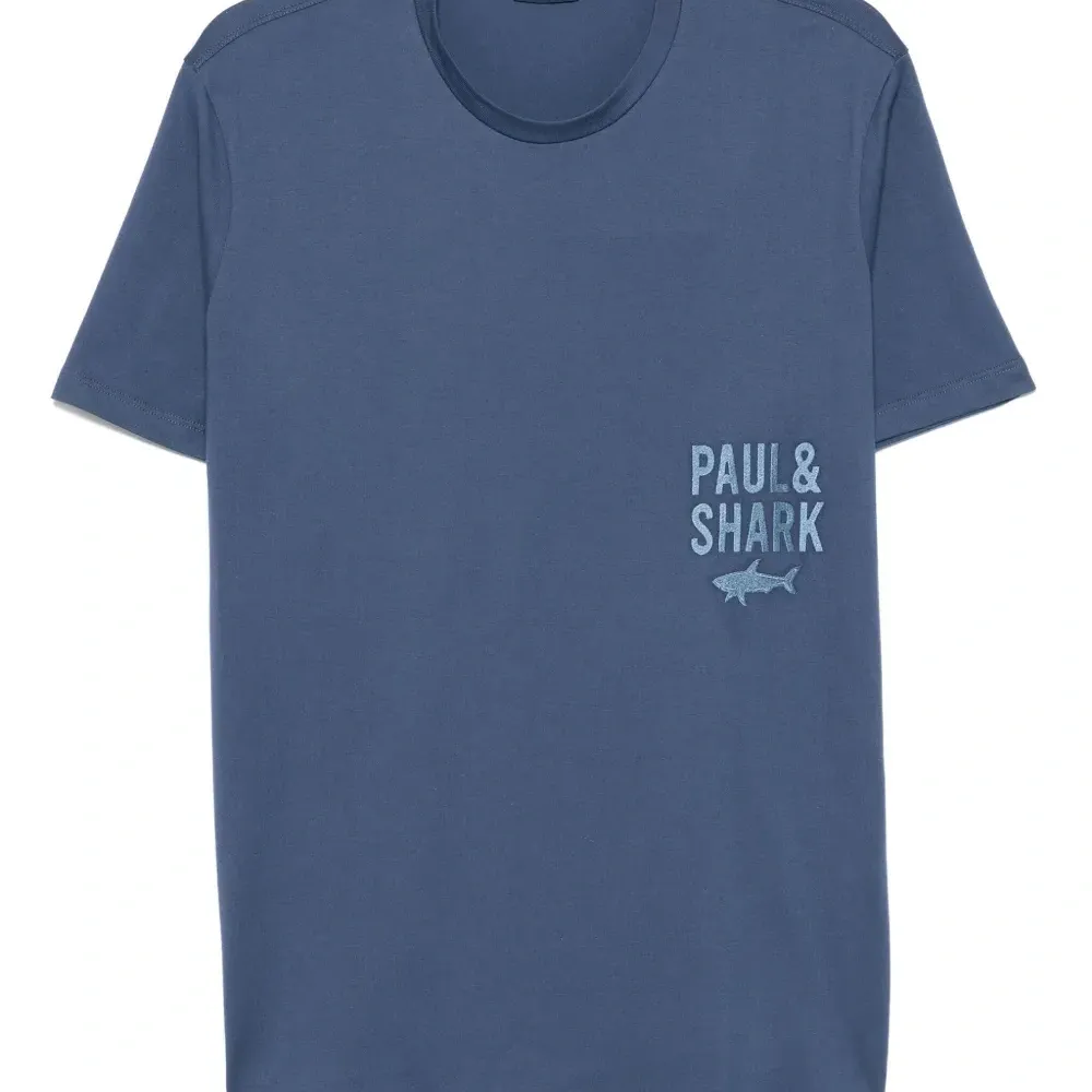 Футболка с логотипом