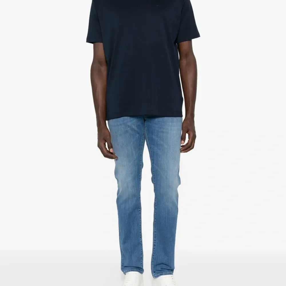 Футболка с вышивкой