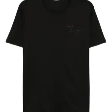 Футболка с вышитым логотипом