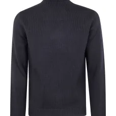 Свитер с высоким воротником