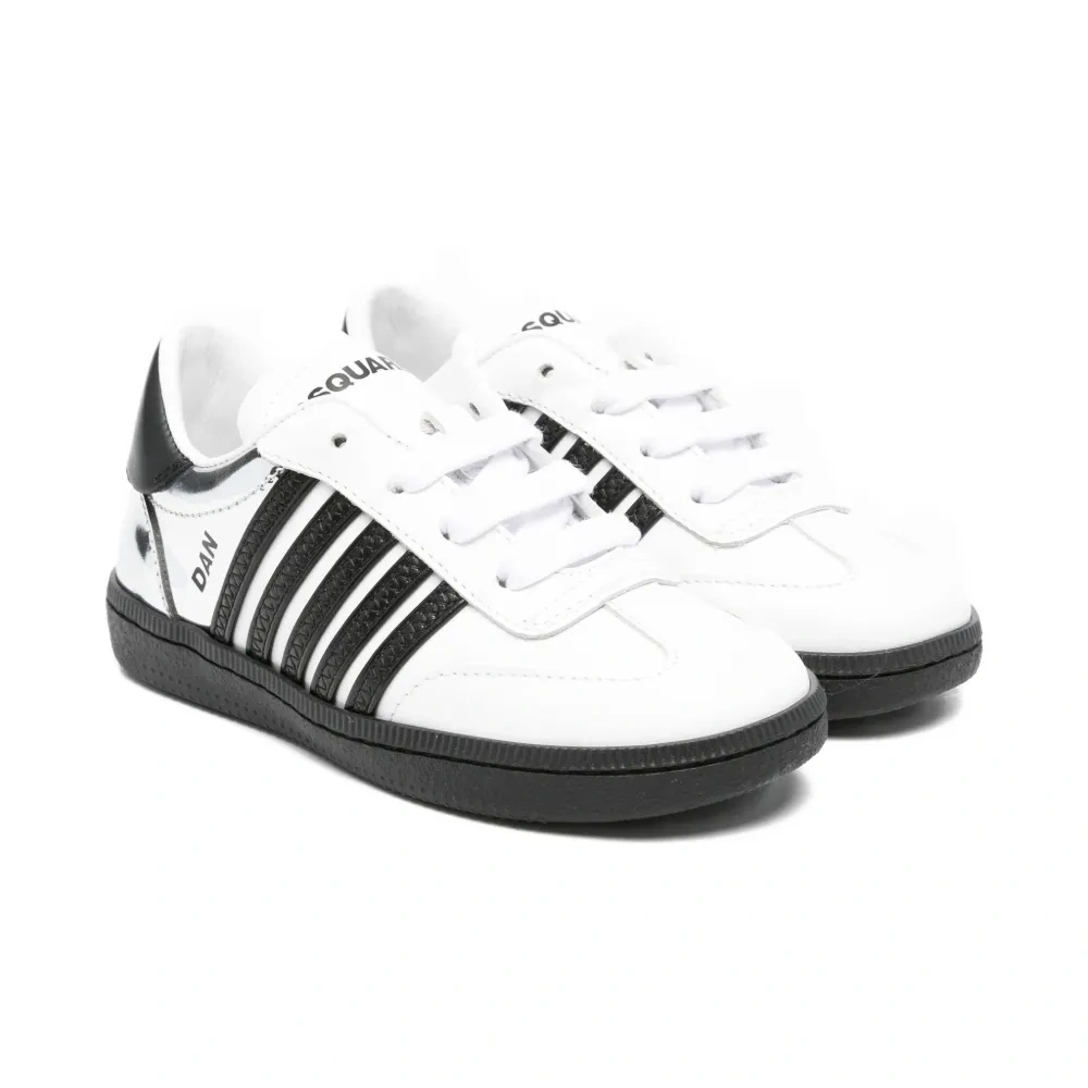 Кроссовки с полосками