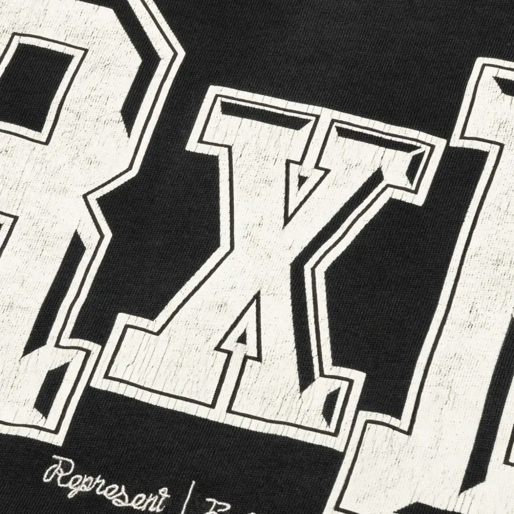 Футболка с графичным принтом