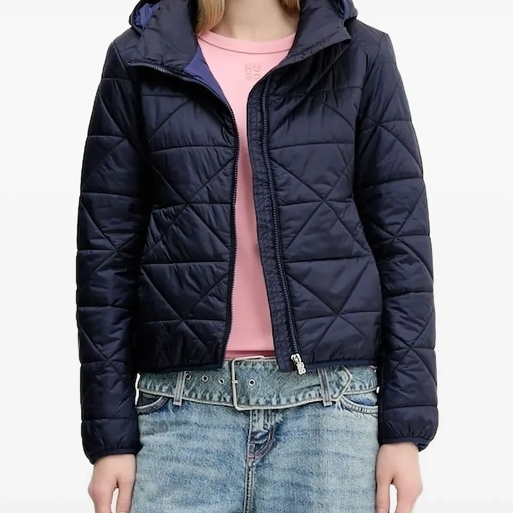 Стеганая куртка с капюшоном