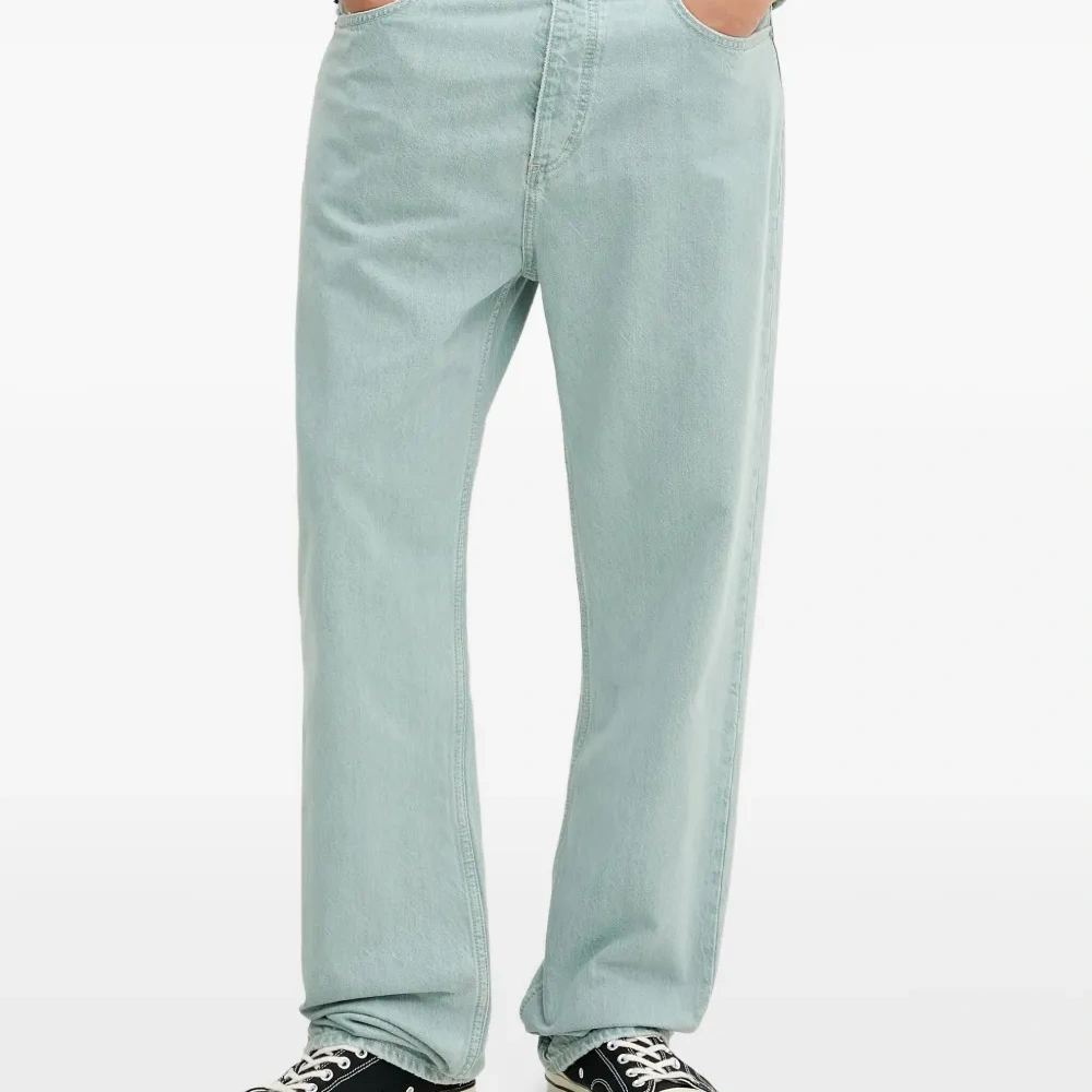 Джинсы свободного кроя