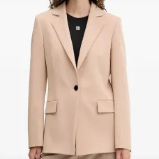 Блейзер с заостренными лацканами