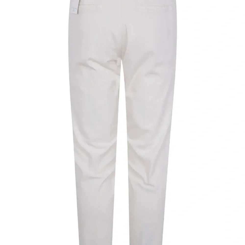 Брюки на пуговицах