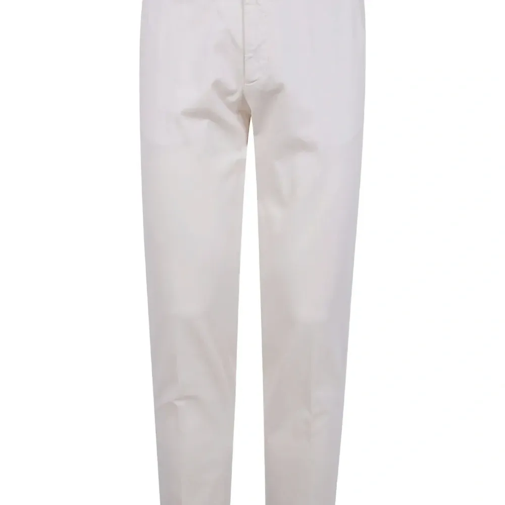 Брюки на пуговицах