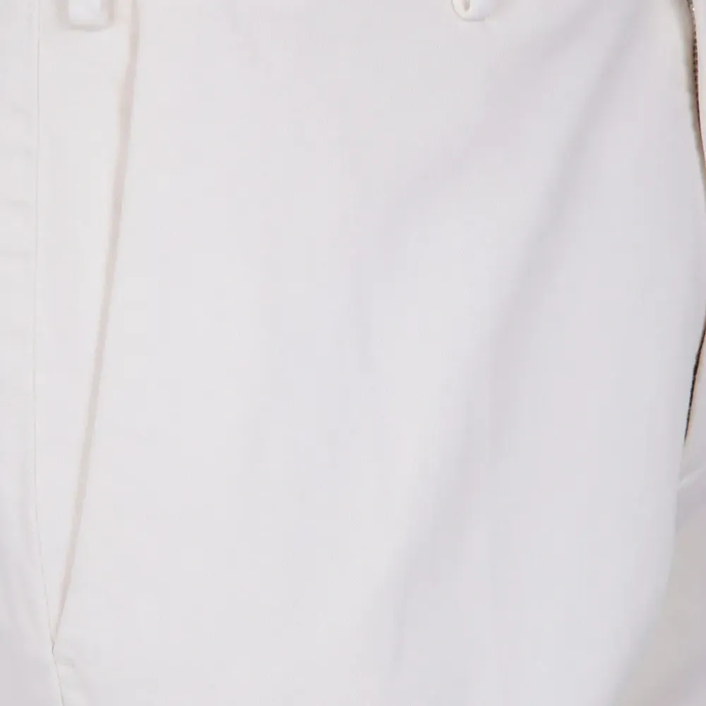 Брюки на пуговицах