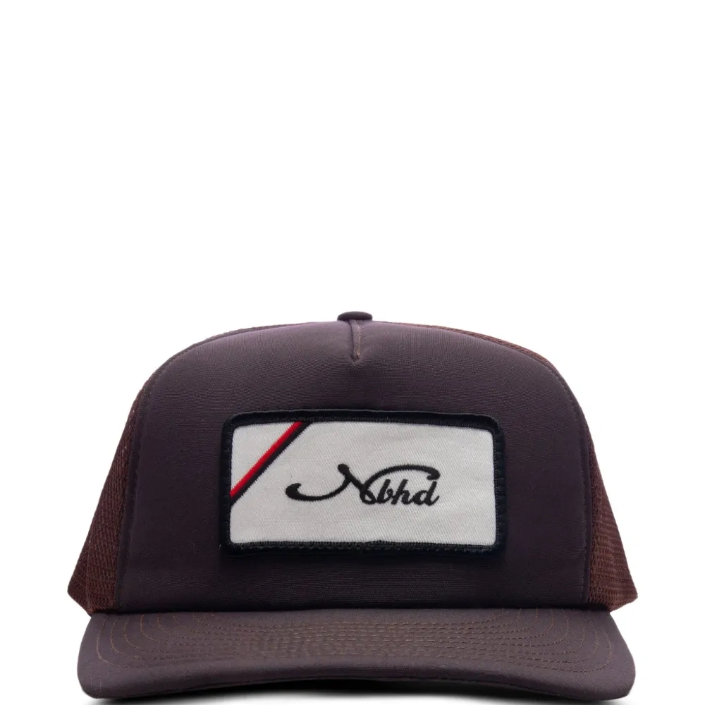 Бейсболка с нашивкой-логотипом