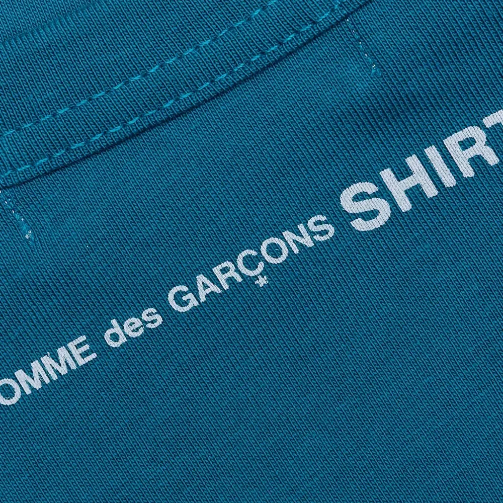 Футболка с логотипом