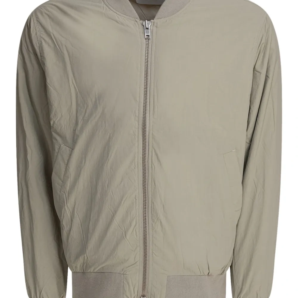 Бомбер на молнии