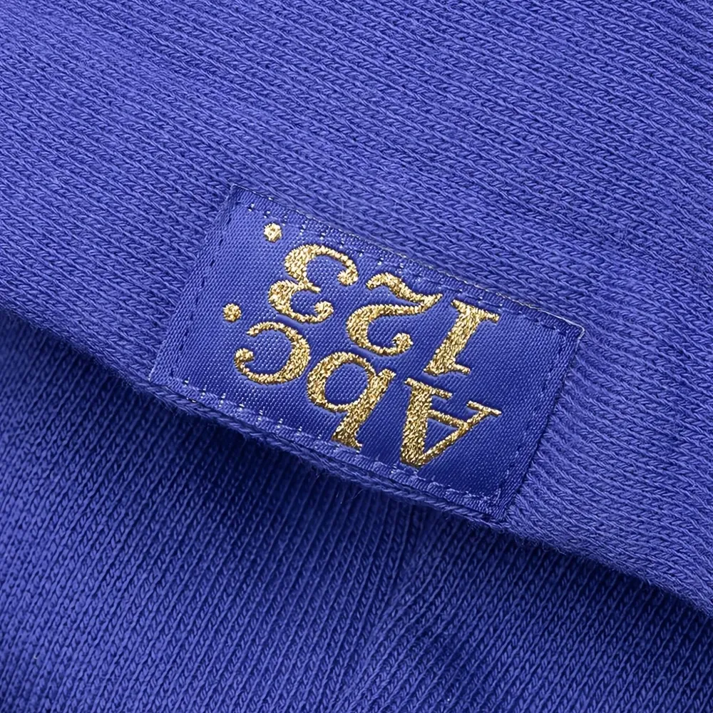 Худи с вышитым логотипом Худи с вышитым логотипом