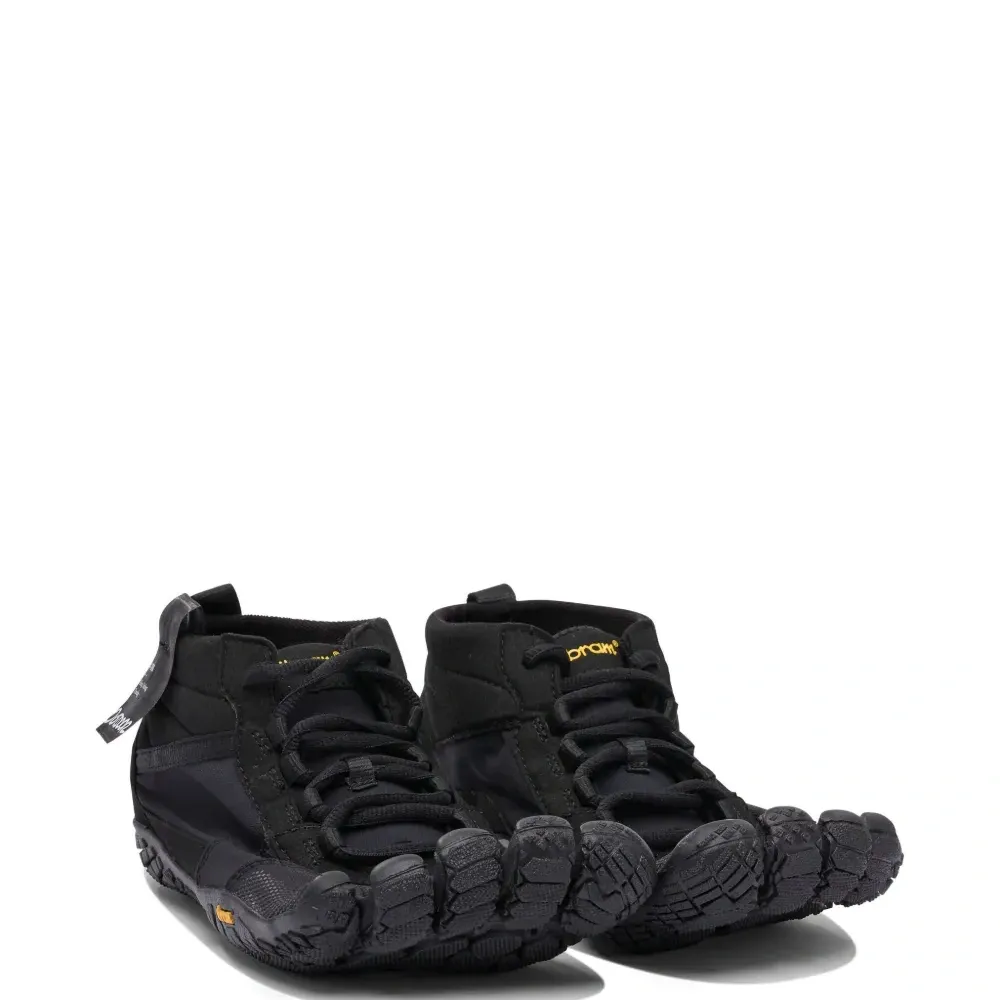 Кроссовки V-Trek на шнуровке