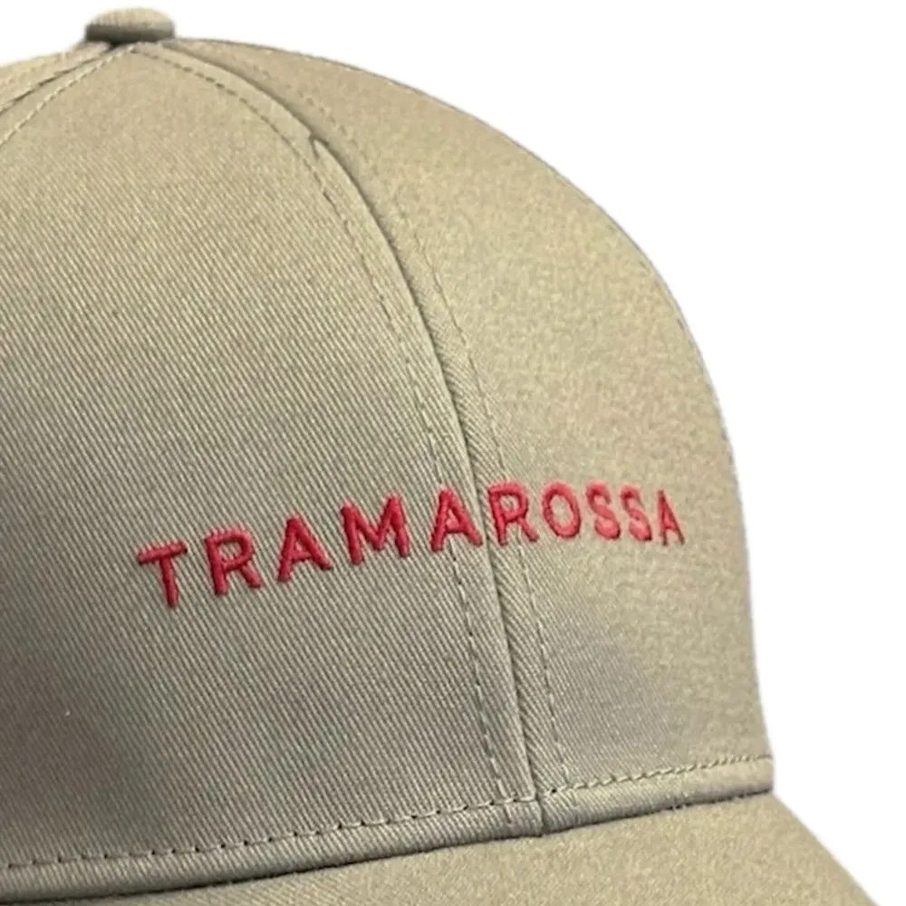 Бейсболка с вышитым логотипом