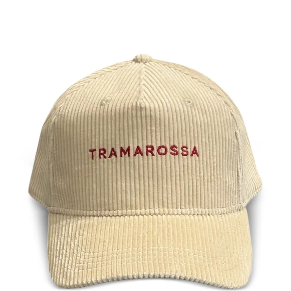 Вельветовая кепка с вышивкой