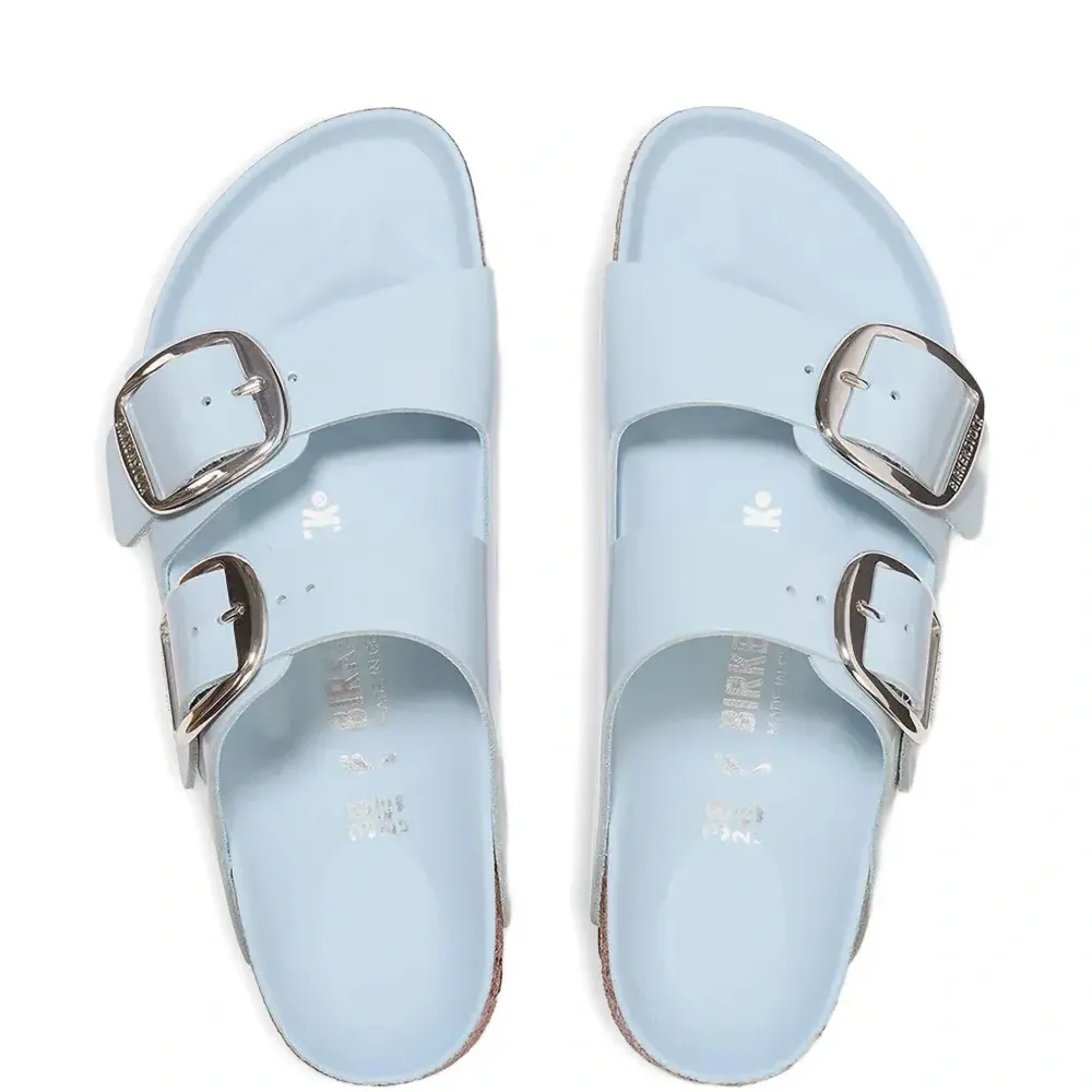 Шлепанцы с пряжками Шлепанцы с пряжками