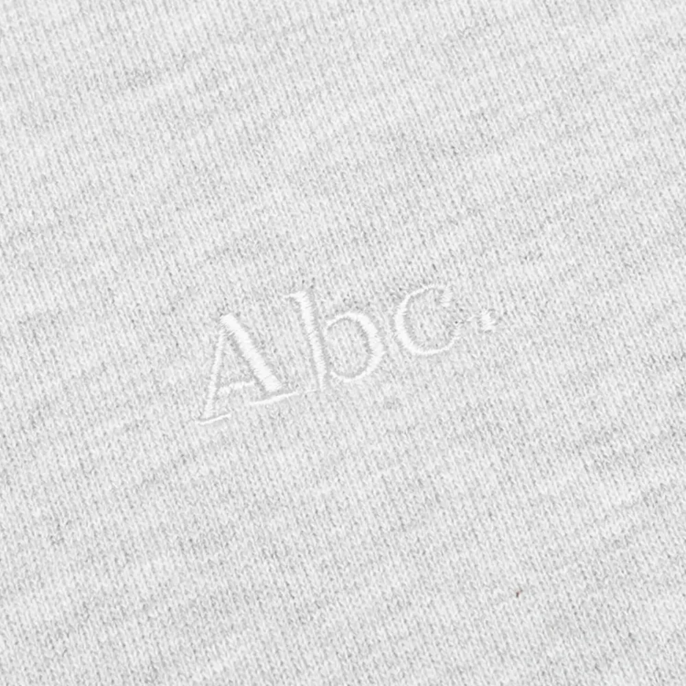 Толстовка с вышивкой